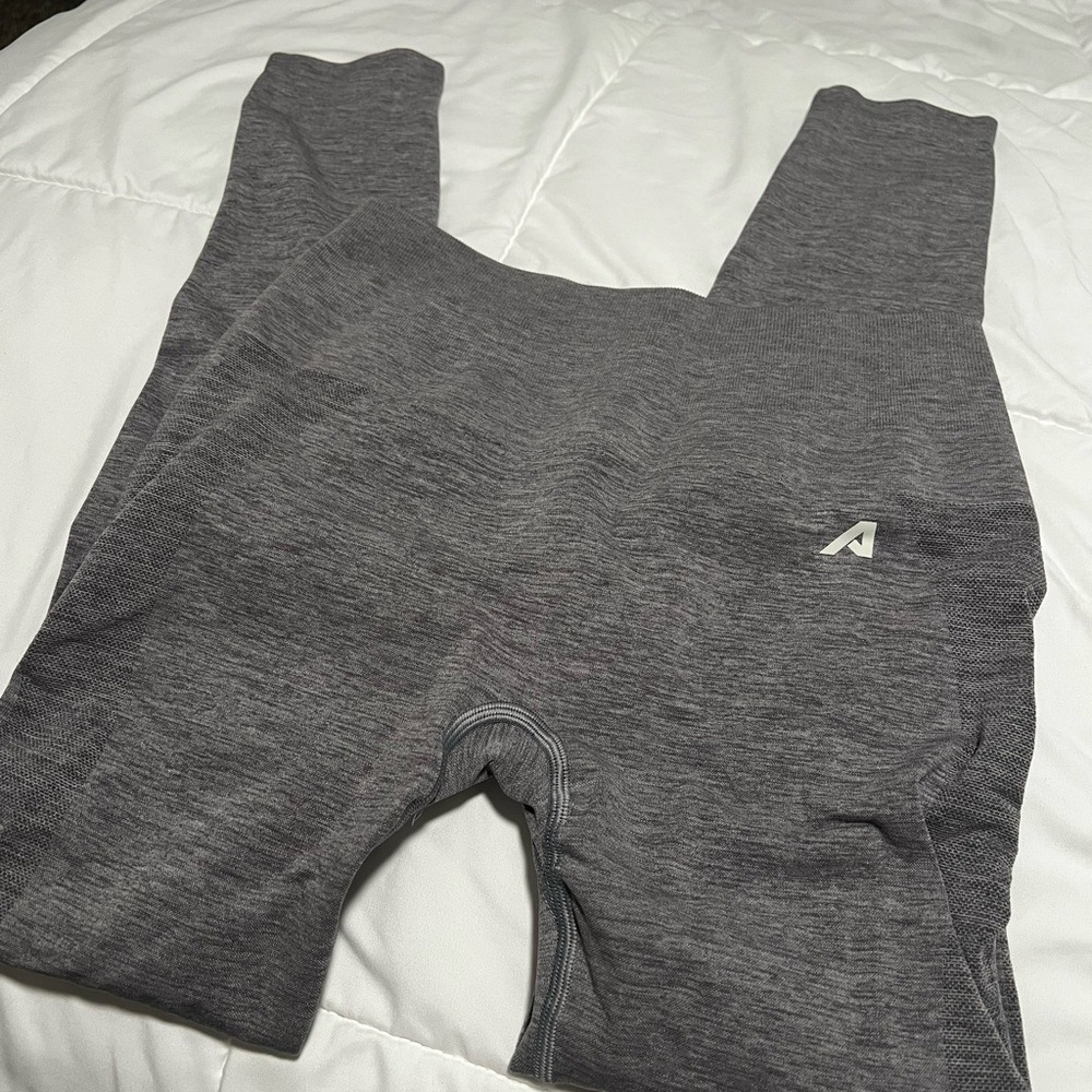 Alphalete Pump Heather Gray - Picture 2 of 3